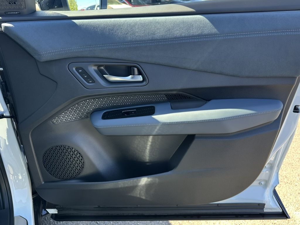 2025 Nissan Ariya PLATINUM+ e-4ORCE