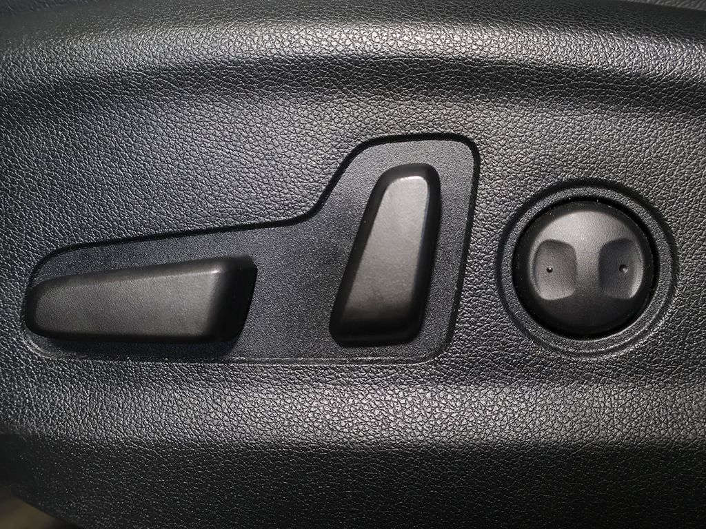 Used 2017 Blue Kia EX image 28