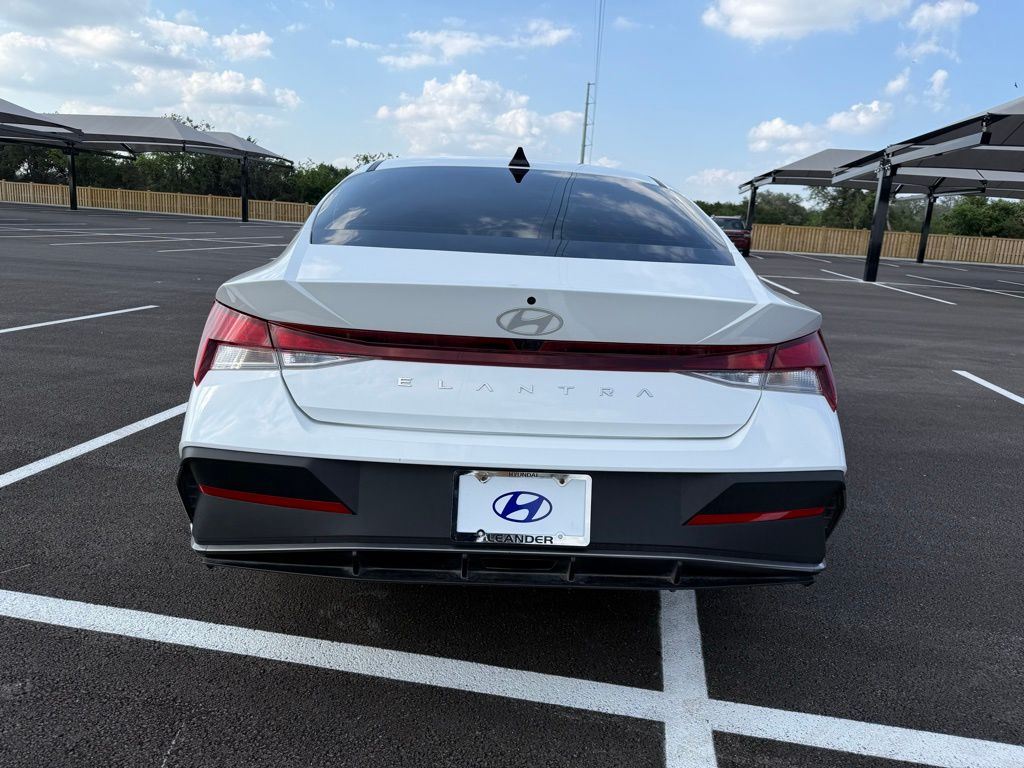 Thumbnail: 2024 Hyundai Elantra - 6