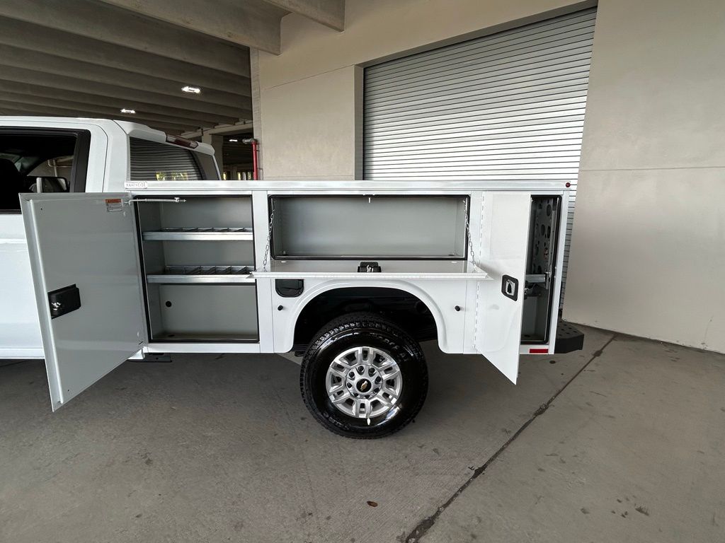 New 2026 Summit White Chevrolet Work Truck image 24