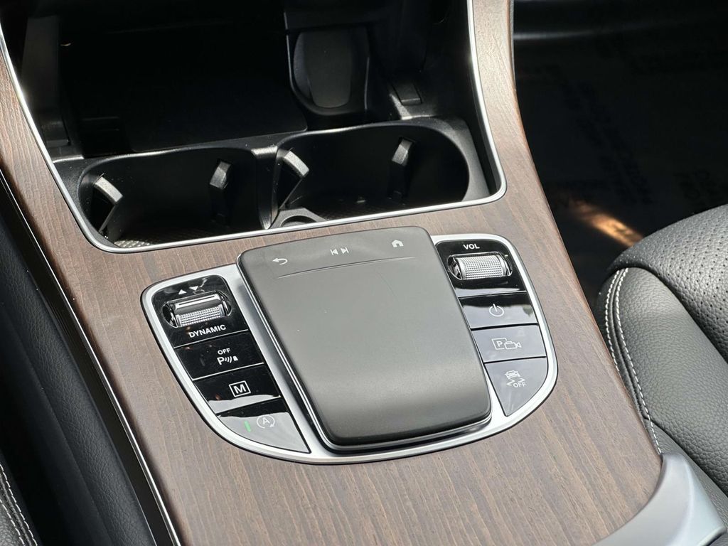 2022 Mercedes-Benz GLC 300 13