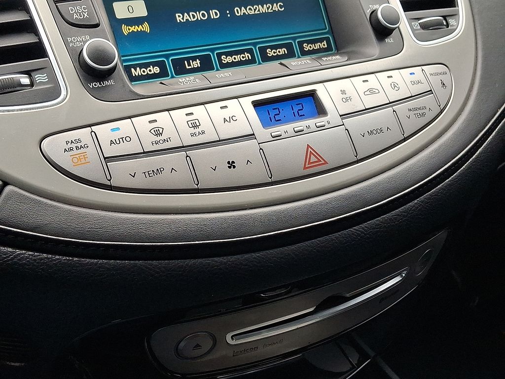 Thumbnail: 2012 Hyundai Genesis - 16