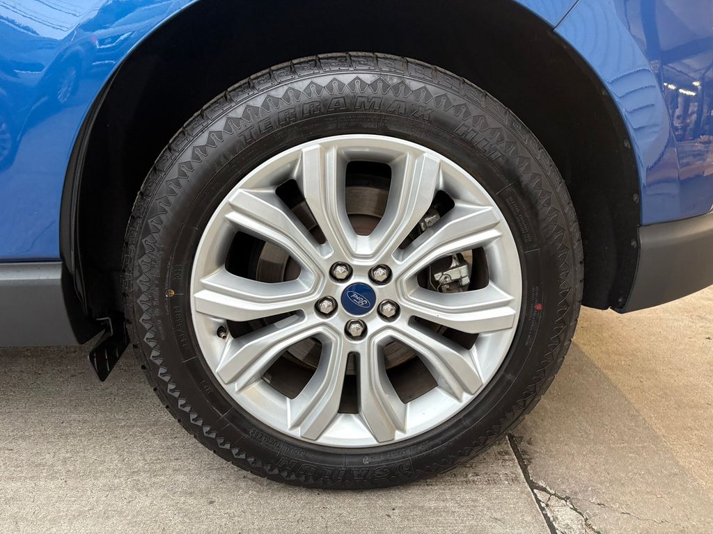 2022 Ford Edge Titanium