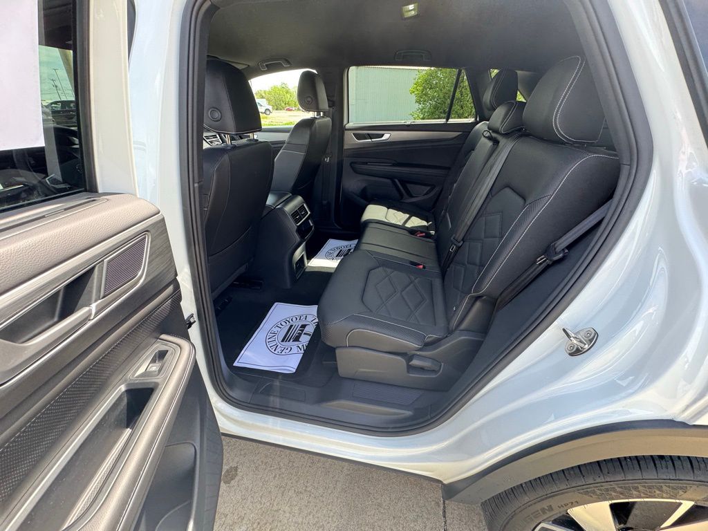 Used 2025 Volkswagen Atlas Cross Sport SUV