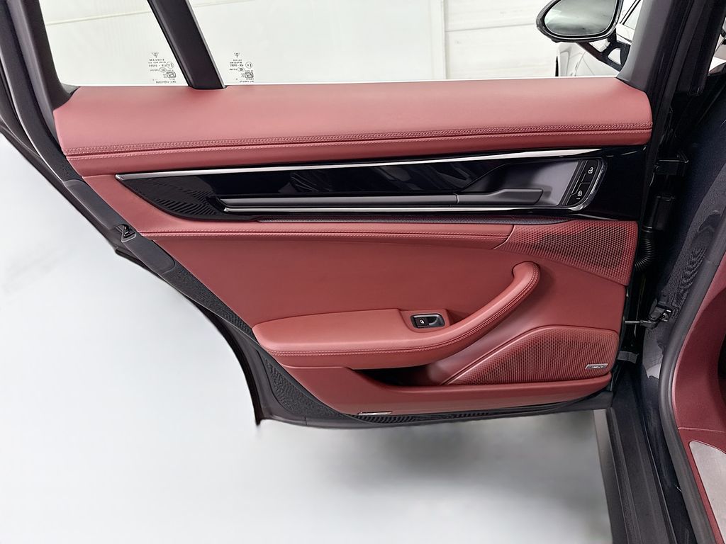 Thumbnail: 2026 Porsche Panamera - 27