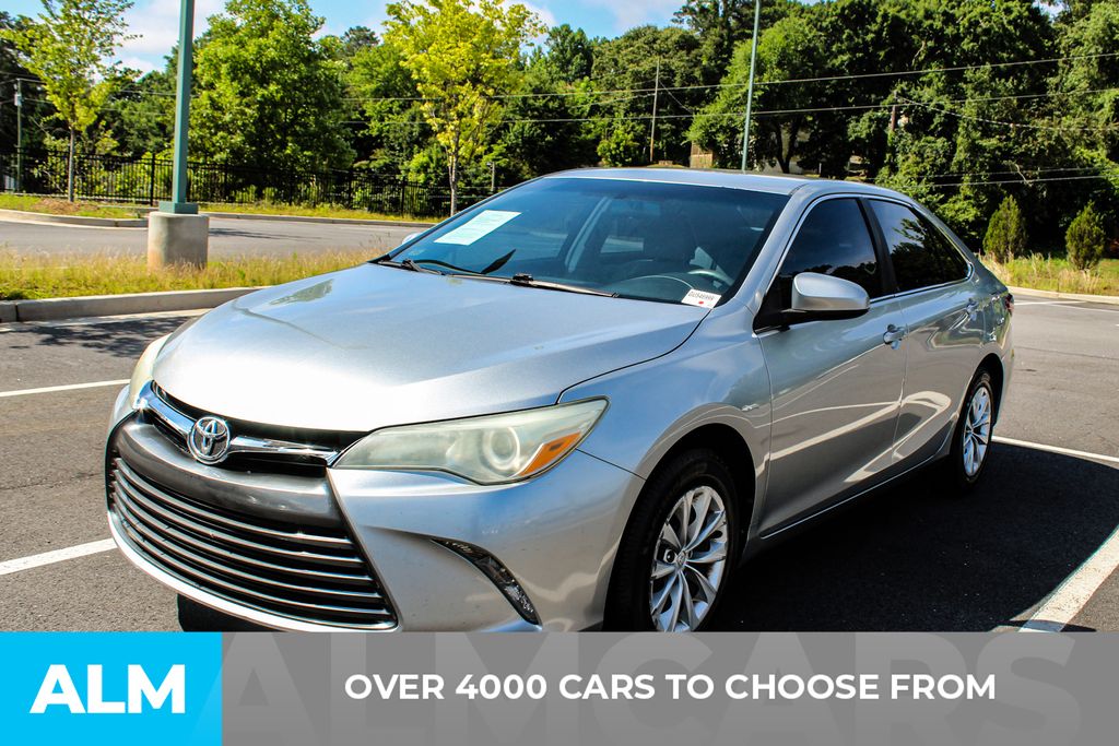 Used 2016 Silver Toyota LE image 3