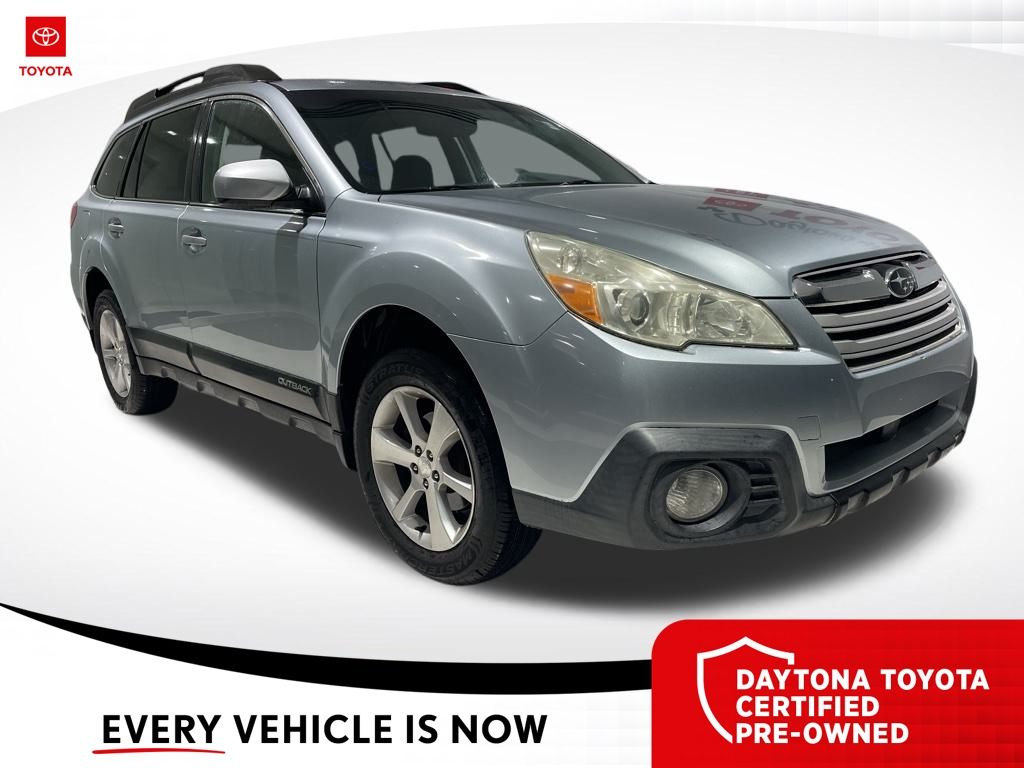 2013 Subaru Outback Limited's photo