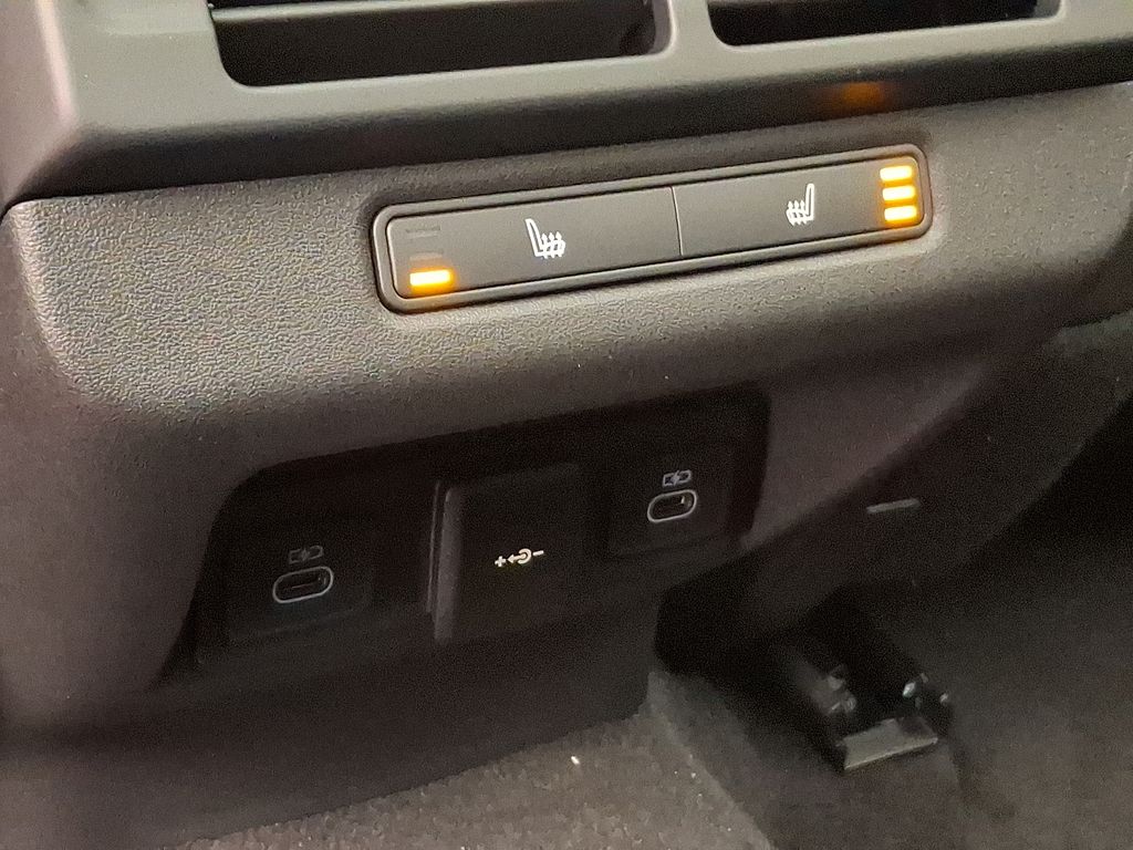 Thumbnail: 2026 Land Rover Range Rover Evoque - 7