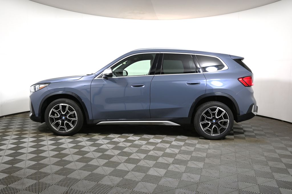 Thumbnail: 2023 BMW X1 - 2