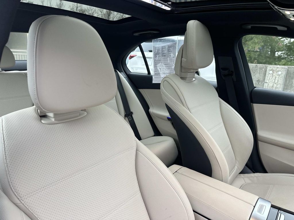 Thumbnail: 2025 Mercedes-Benz C-Class - 23