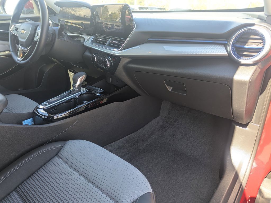 used 2025 Chevrolet Trax car, priced at $18,993