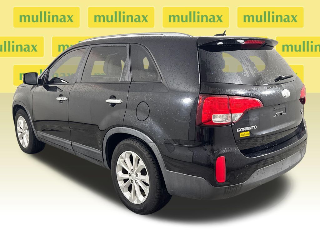Used 2014 Black Kia EX image 12