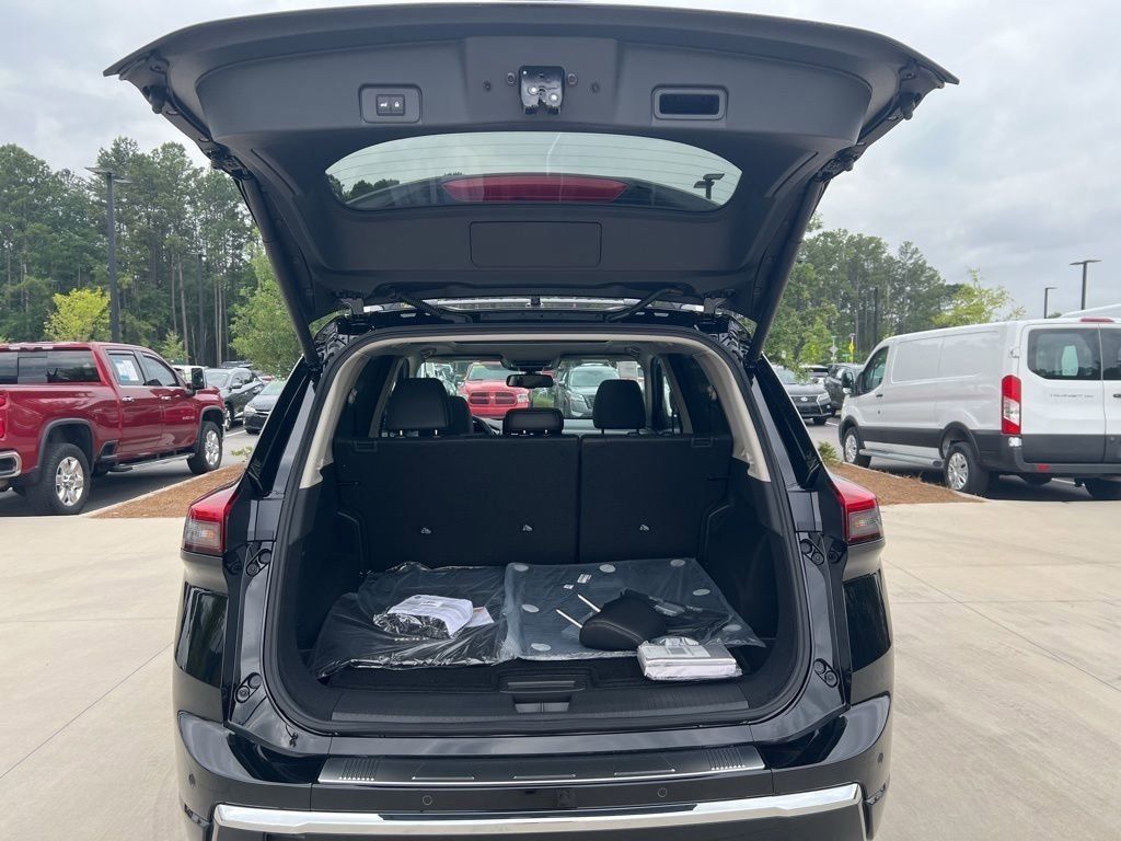 2025 Super Black Nissan Rogue Platinum FWD SUV