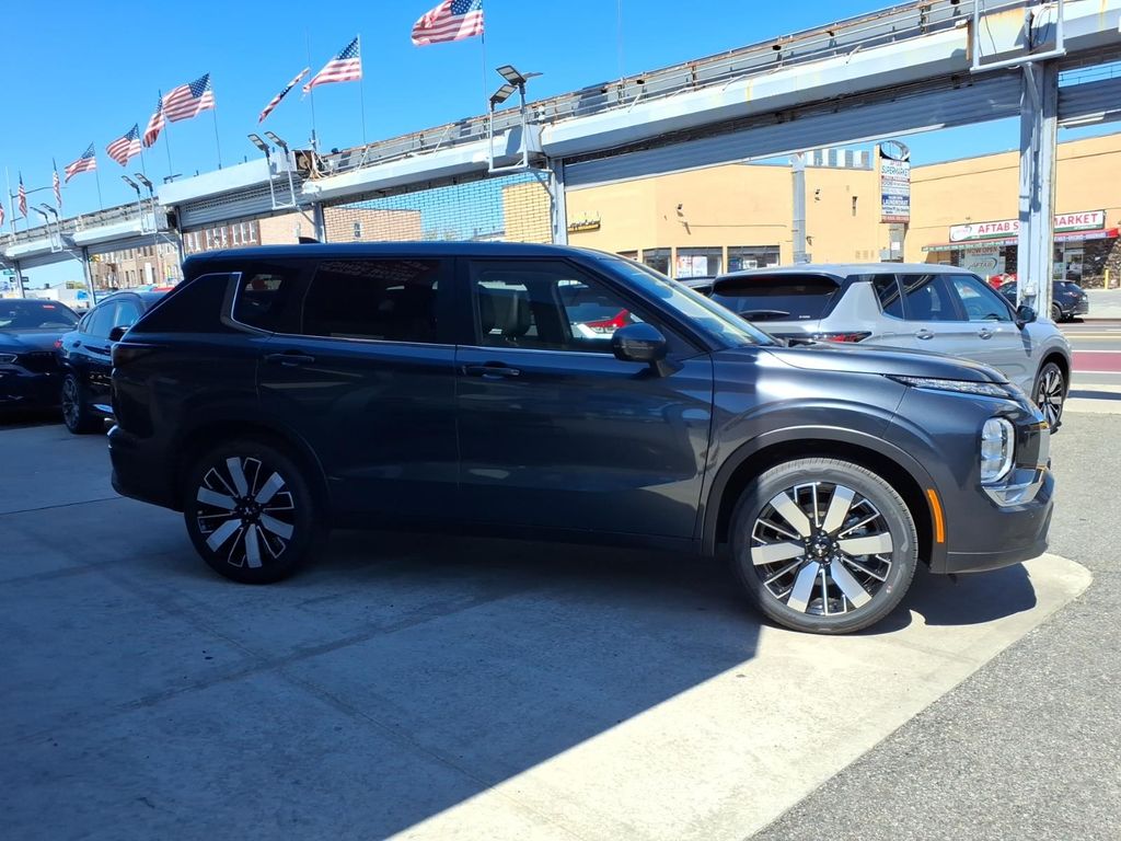 2026 Mitsubishi Outlander SE - Photo 8