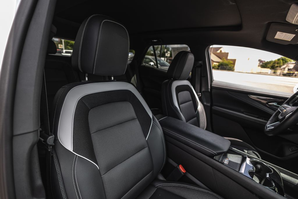 2024 Chevrolet Blazer EV LT thumbnail 24