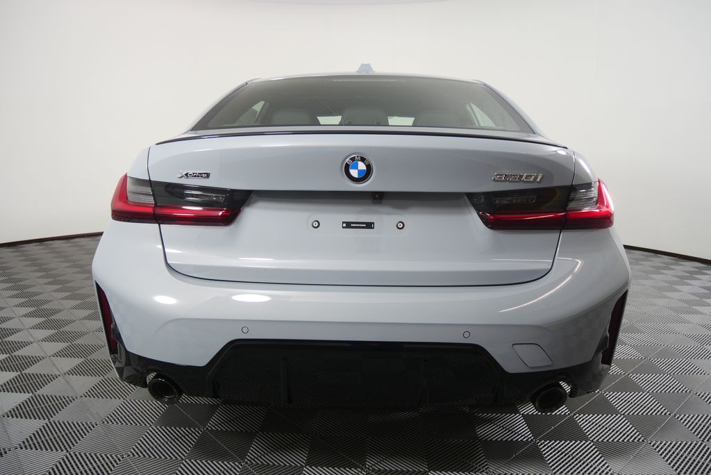 Thumbnail: 2026 BMW 3 Series - 4