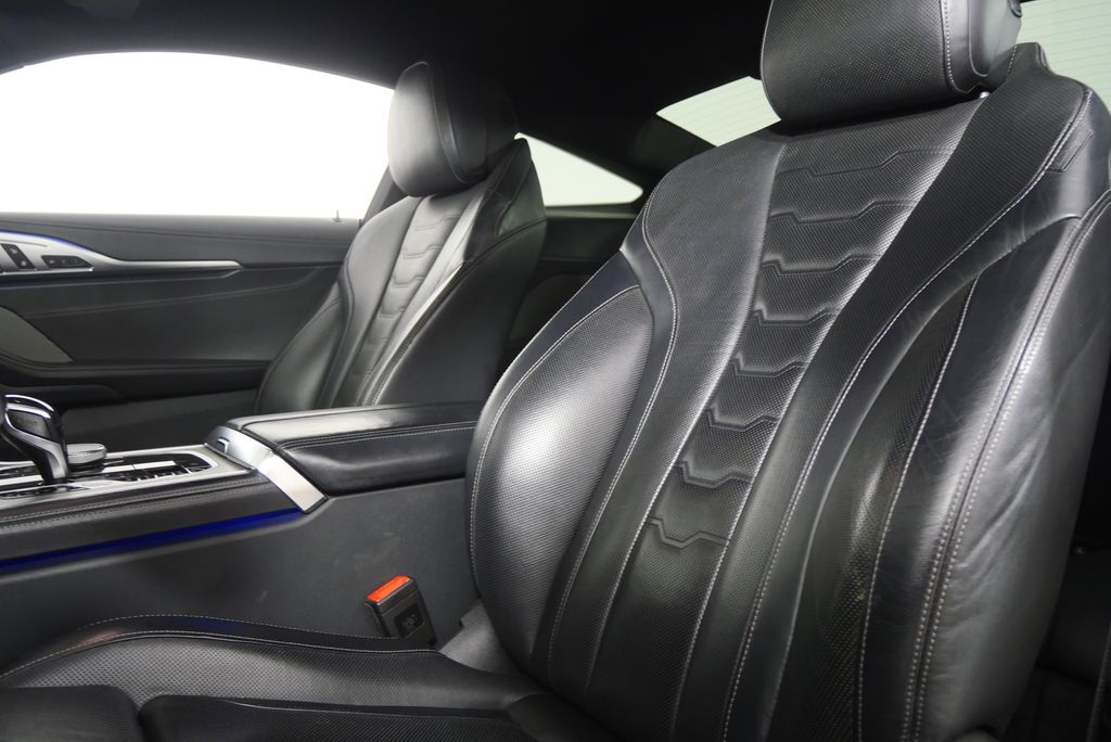 Thumbnail: 2022 BMW 8 Series - 10
