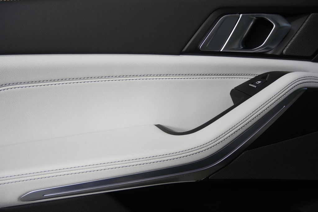 Thumbnail: 2026 BMW X5 - 14