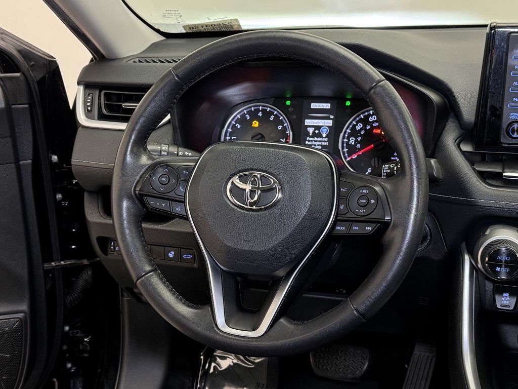 2019 Toyota RAV4 XLE Premium 29