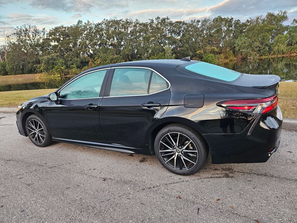 2024 Toyota Camry SE 3