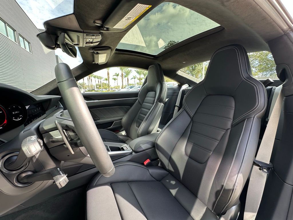 Thumbnail: 2022 Porsche 911 - 5