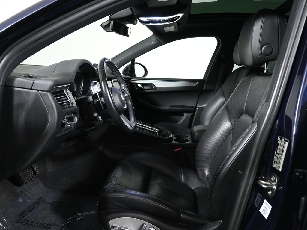 Thumbnail: 2022 Porsche Macan - 5