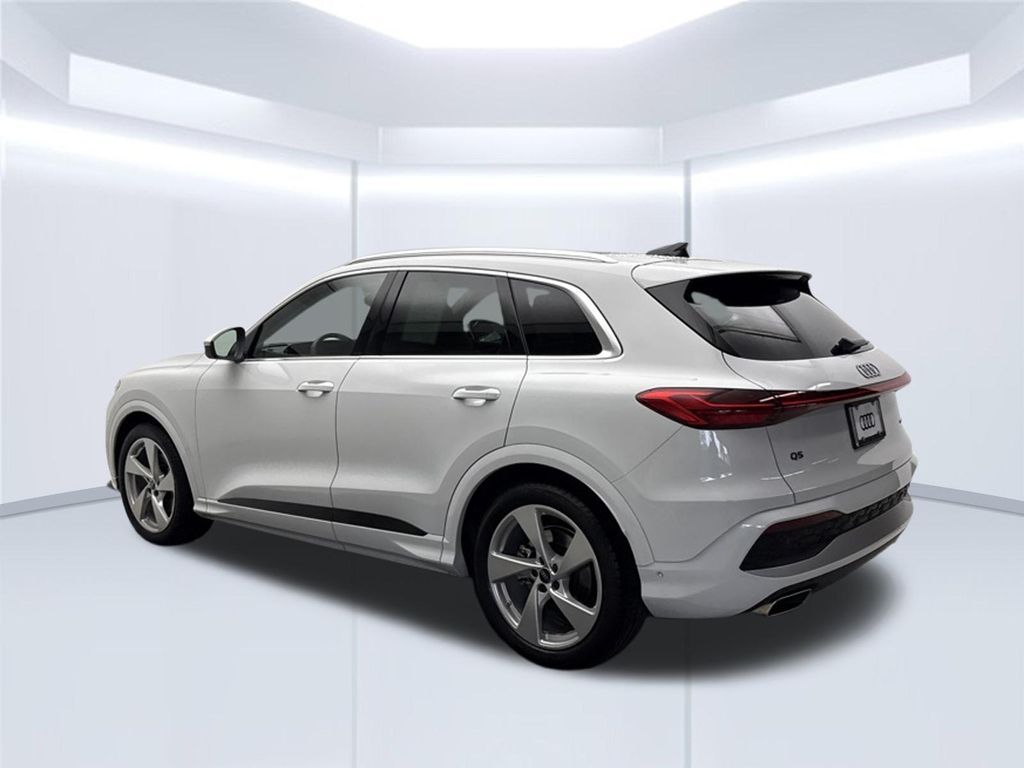 Thumbnail: 2025 Audi Q5 - 3