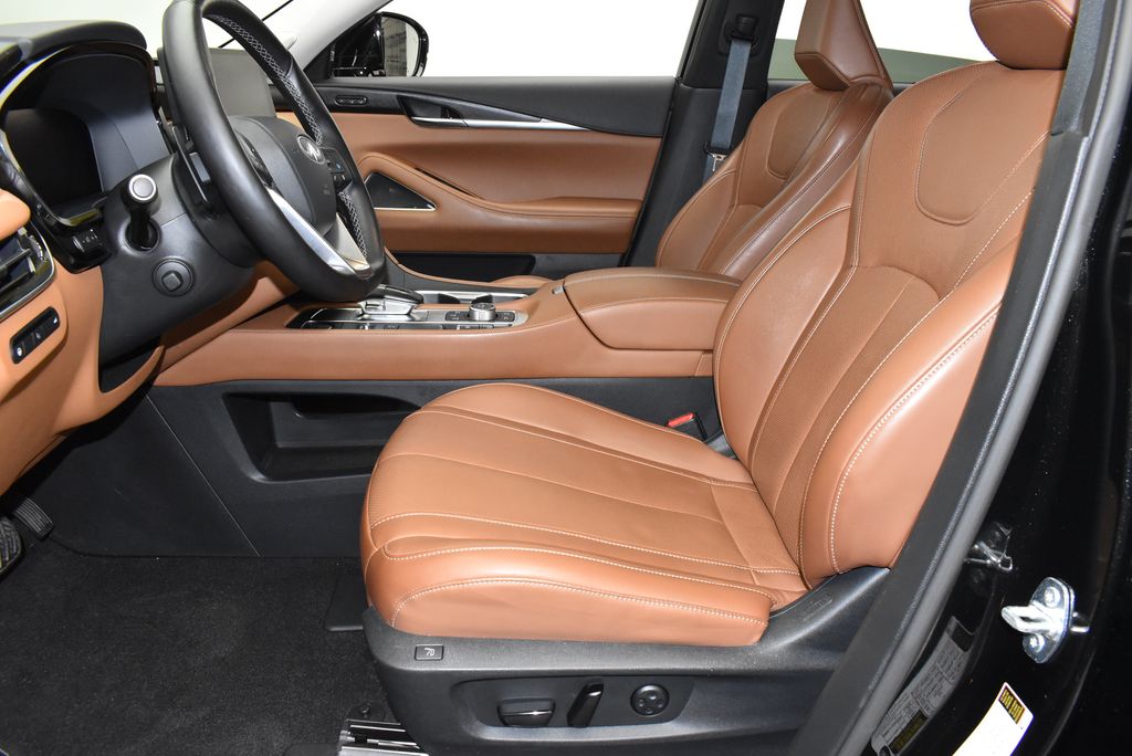 Thumbnail: 2023 INFINITI QX60 - 17