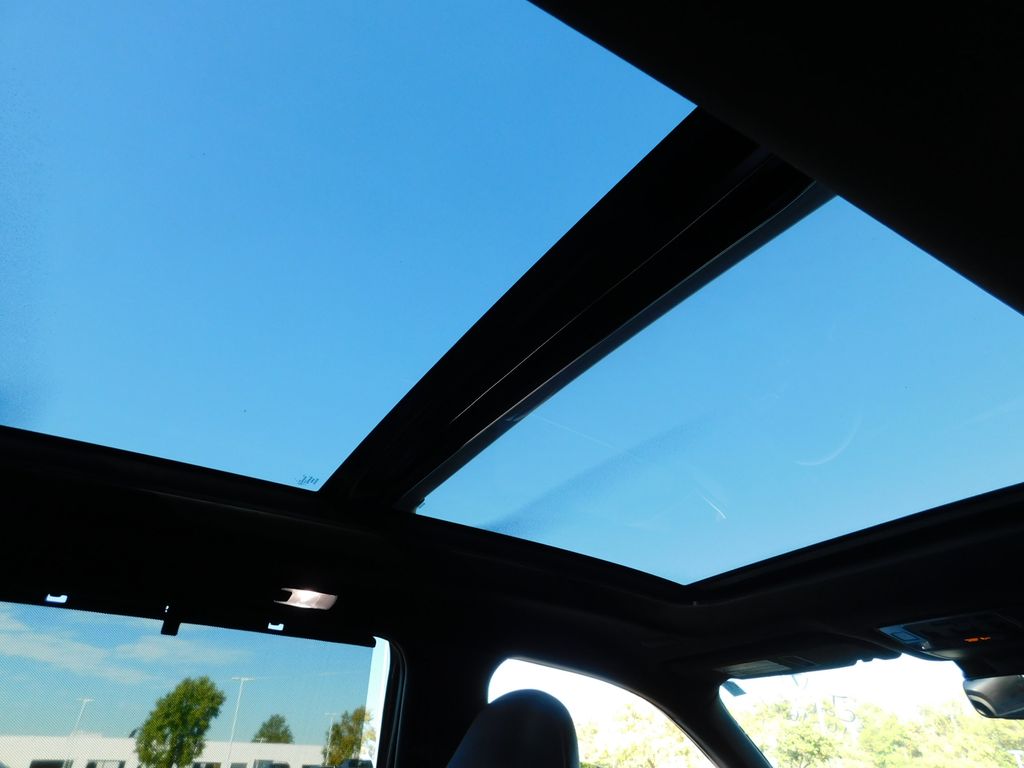 Thumbnail: 2024 Toyota Grand Highlander - 4