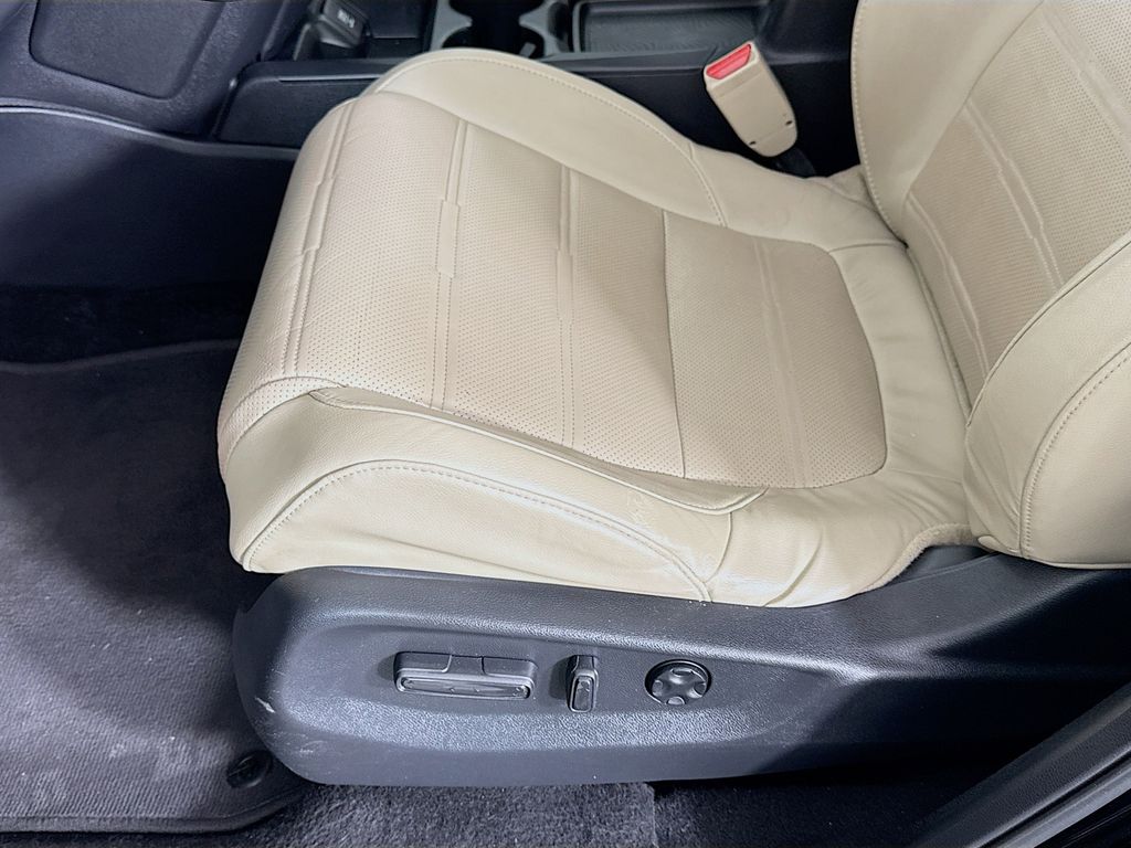 Thumbnail: 2018 Honda CR-V - 19