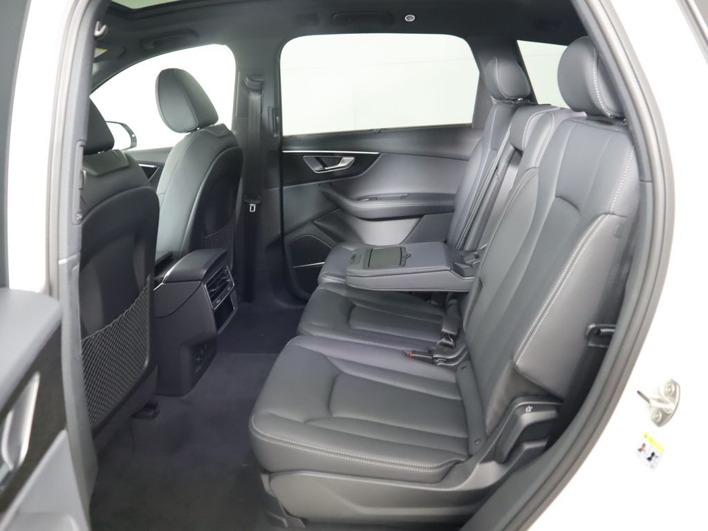 Thumbnail: 2025 Audi Q7 - 22