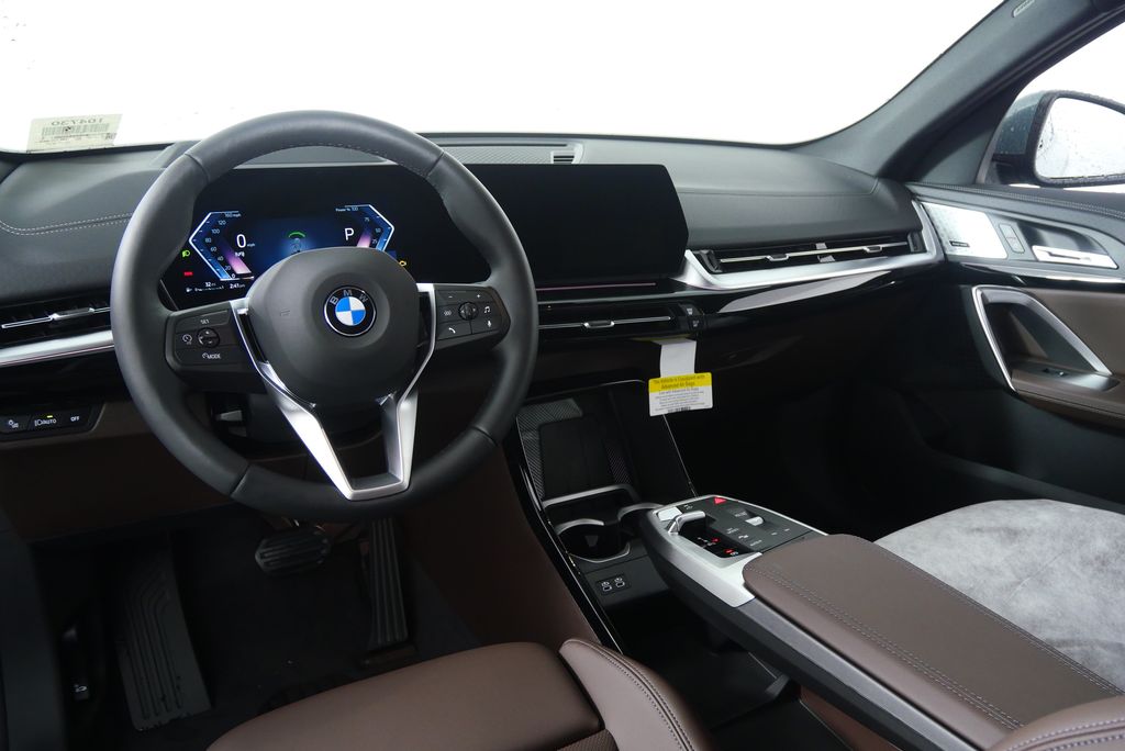 2025 BMW X2 xDrive28i 17