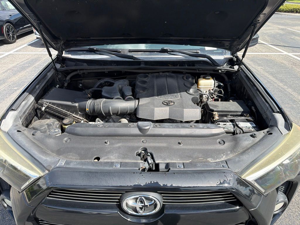 Thumbnail: 2015 Toyota 4Runner - 21