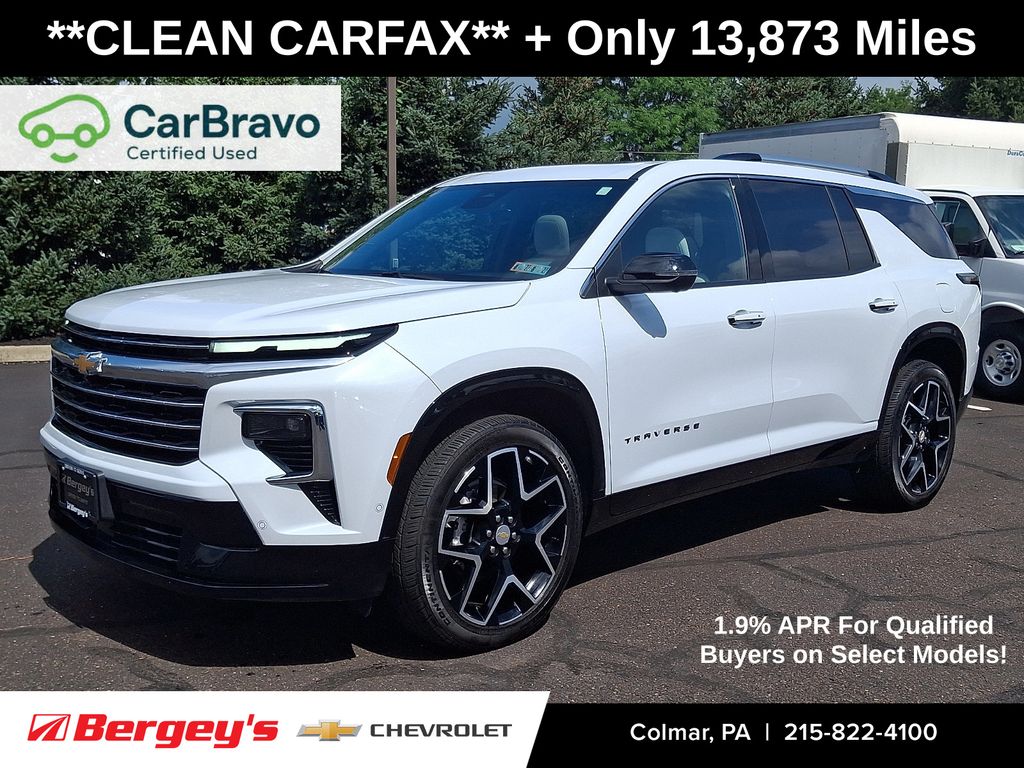 Polar White Tricoat 2026 Chevrolet Traverse SUV / Crossover Four-Wheel Drive 8-Speed Automatic