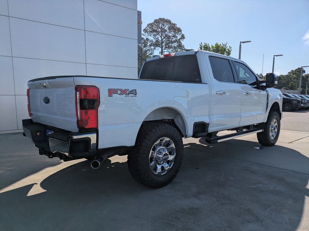 2026 Ford F-350 Super Duty LARIAT