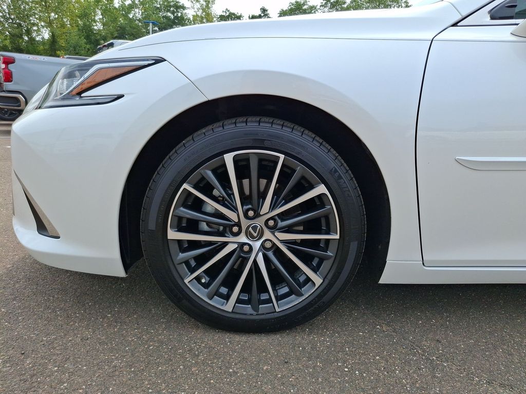 Used 2022 Lexus ES Sedan