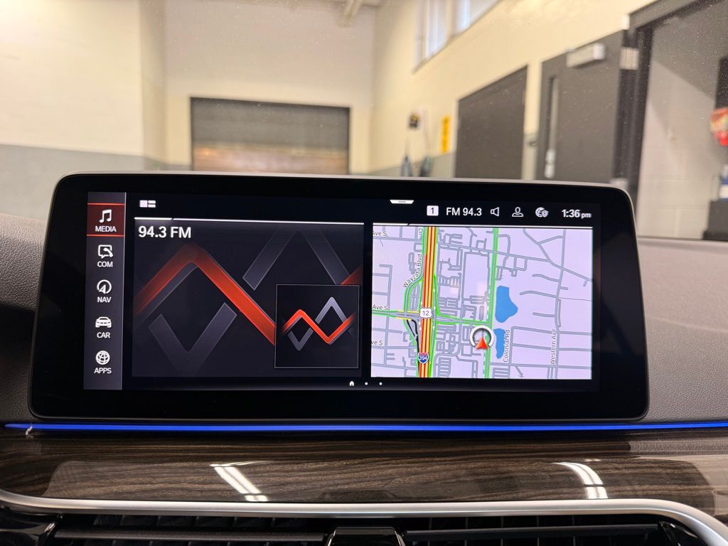 Thumbnail: 2023 BMW 5 Series - 16