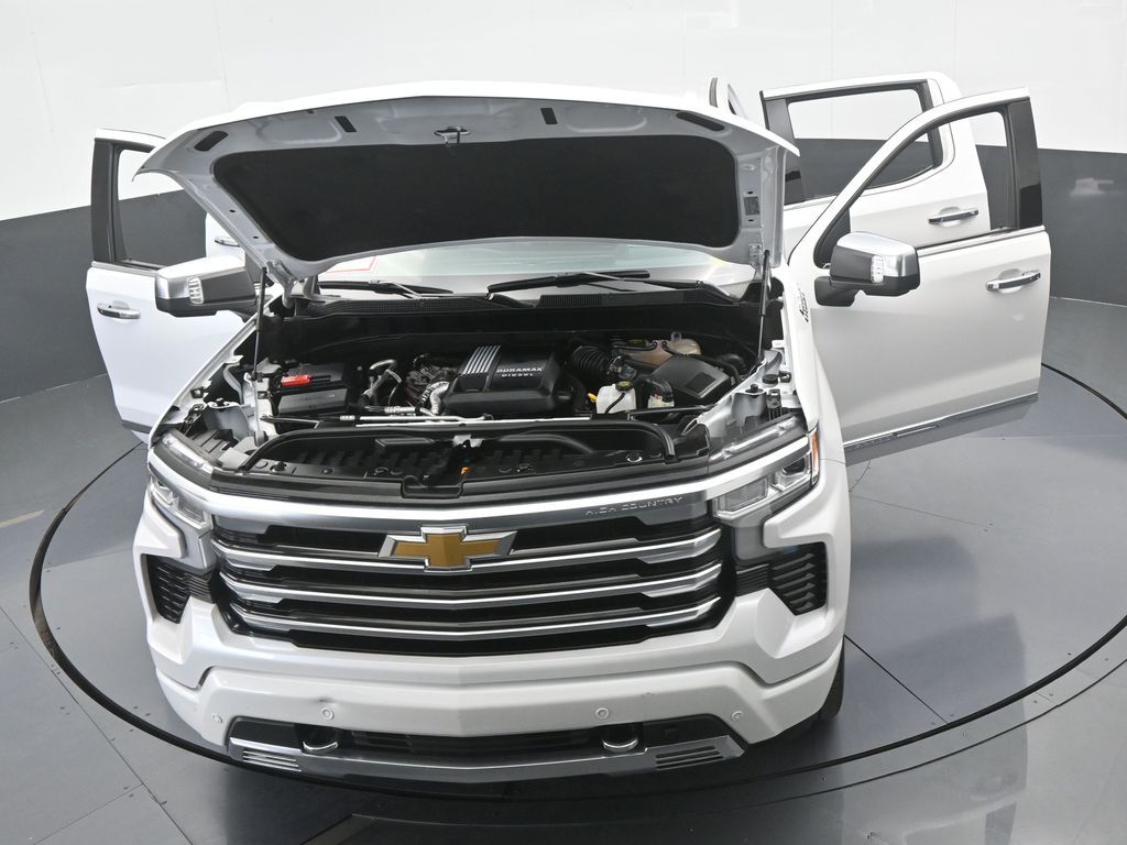 Used 2024 Iridescent Pearl Tricoat Chevrolet High Country image 95