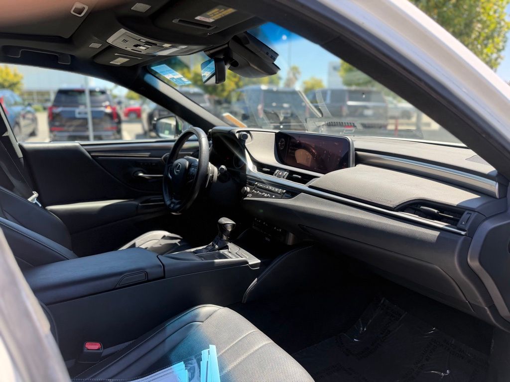 Used 2019 Lexus ES Sedan