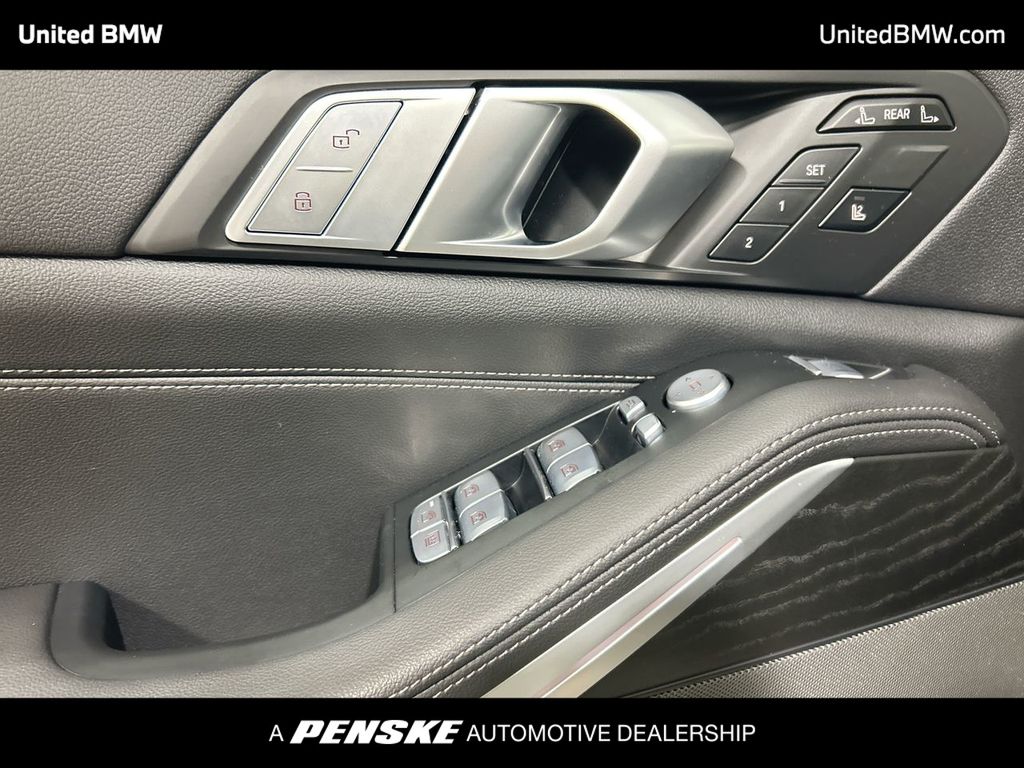 Thumbnail: 2021 BMW X7 - 11