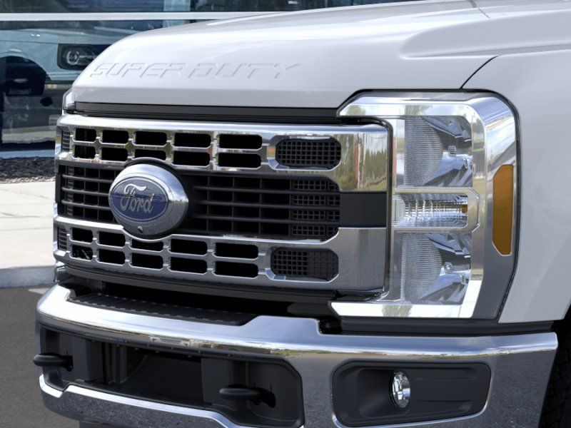 New 2026 Oxford White Ford XLT image 17