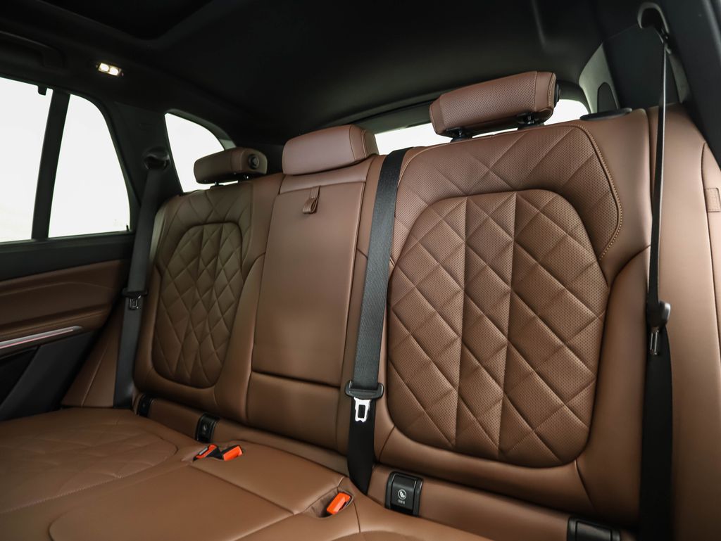 Thumbnail: 2023 BMW X5 - 23