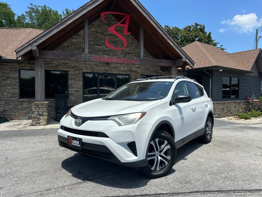 Super White 2018 Toyota RAV4 SUV / Crossover Front-Wheel Drive 6-Speed Automatic