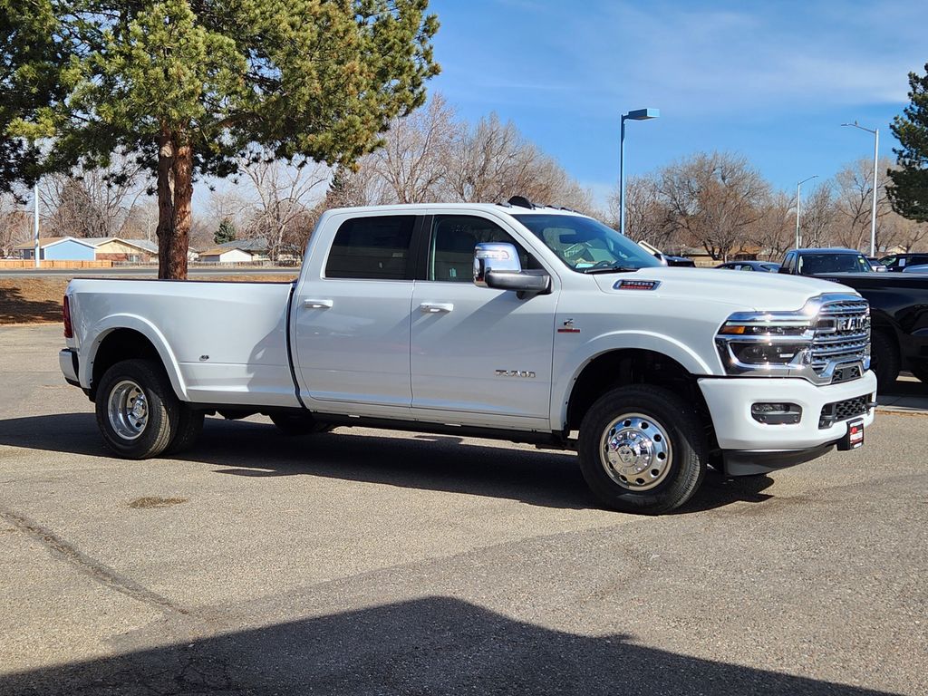 2026 RAM 3500 Limited Crew Cab LB DRW 4WD
