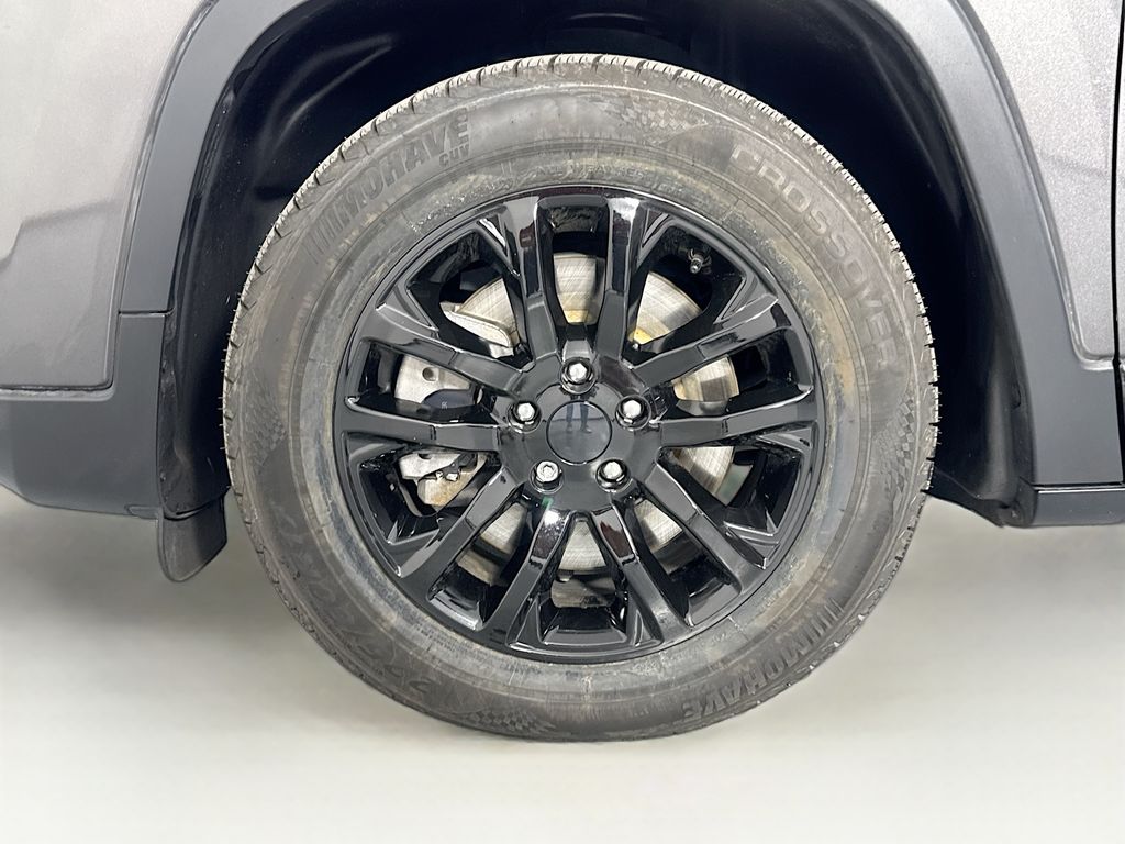 Used Car 2021 Jeep Cherokee  Latitude Plus For Sale Under $20,000 In Austin, Texas