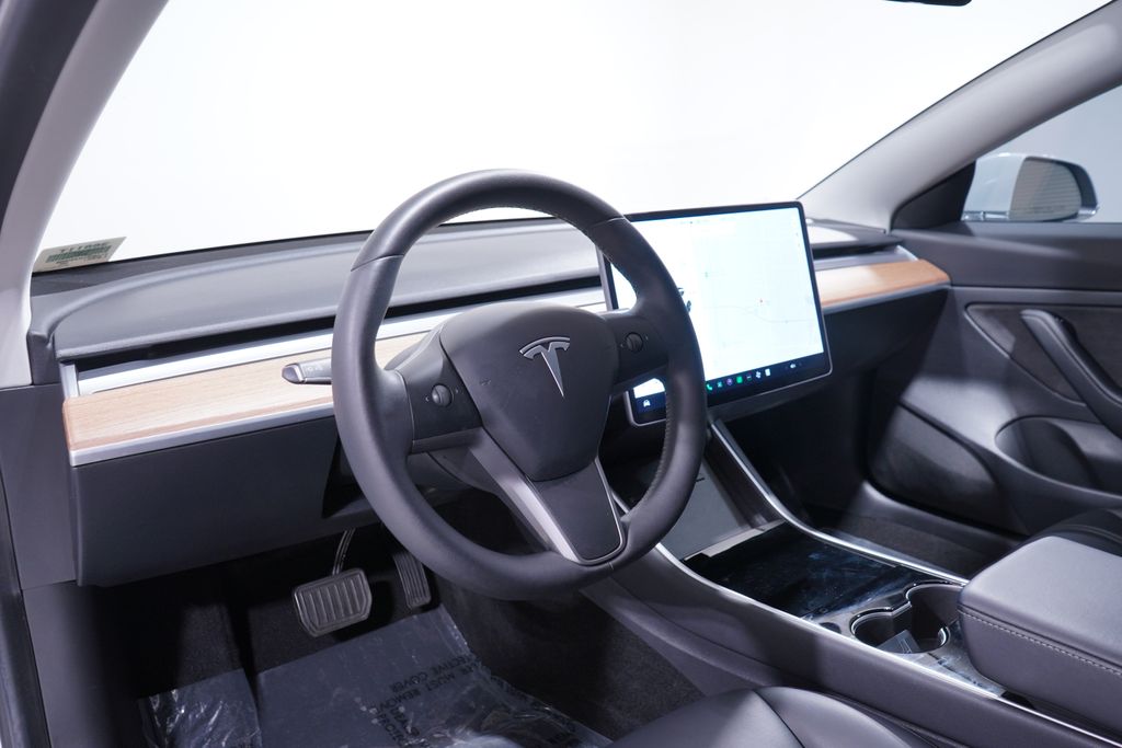 2020 Tesla Model 3 Standard Range Plus 6