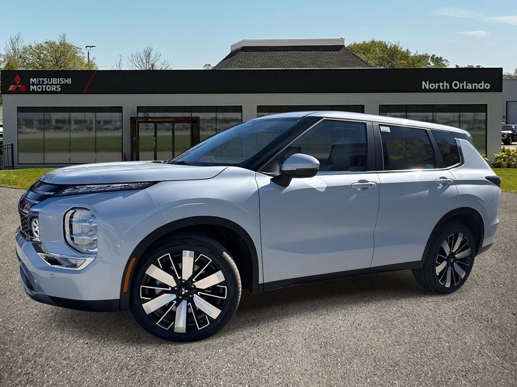 2026 Mitsubishi Outlander SE