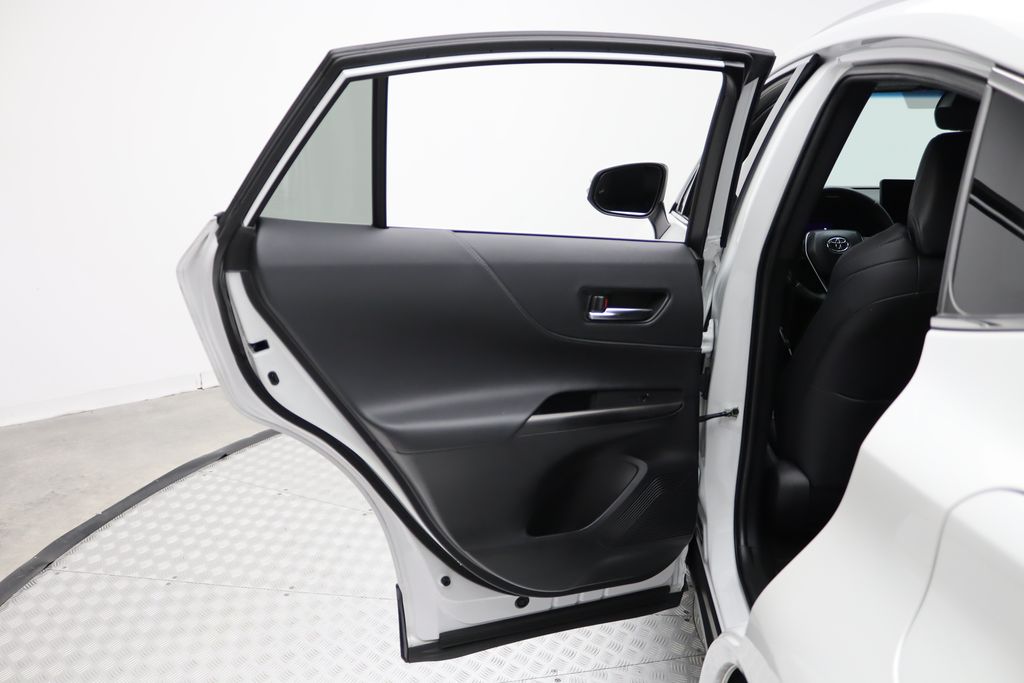 Thumbnail: 2023 Toyota Venza - 21