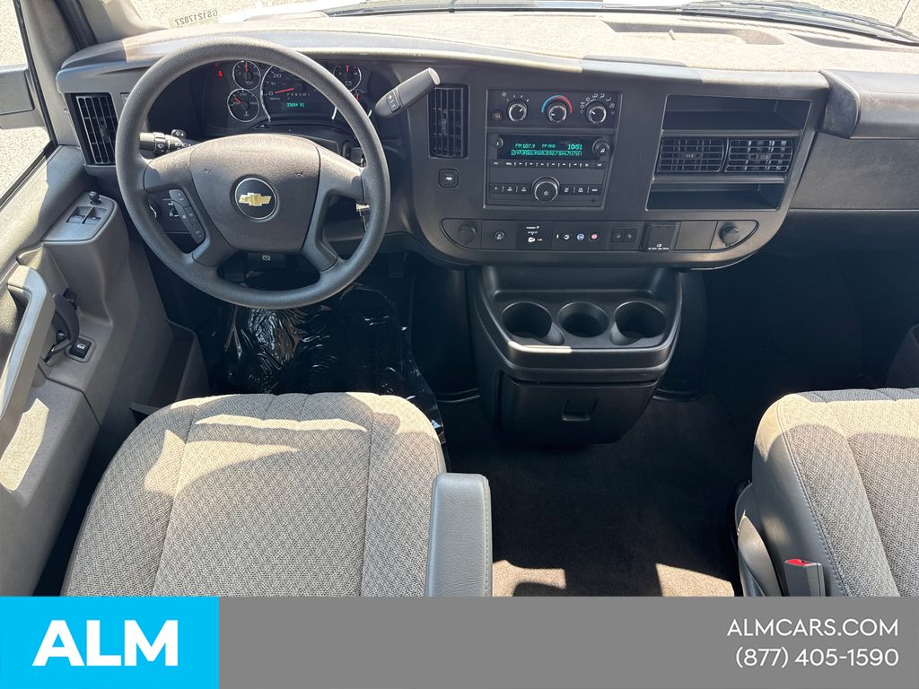 Used 2025 White Chevrolet LT image 23