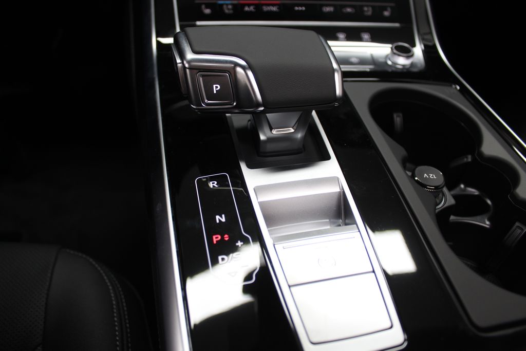 Thumbnail: 2026 Audi Q8 - 18